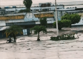 M1410012 Poza Rica, Veracruz bajo el agua